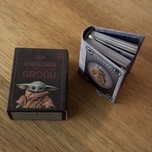 TINY BOOK - Star Wars: The Tiny Book of Grogu